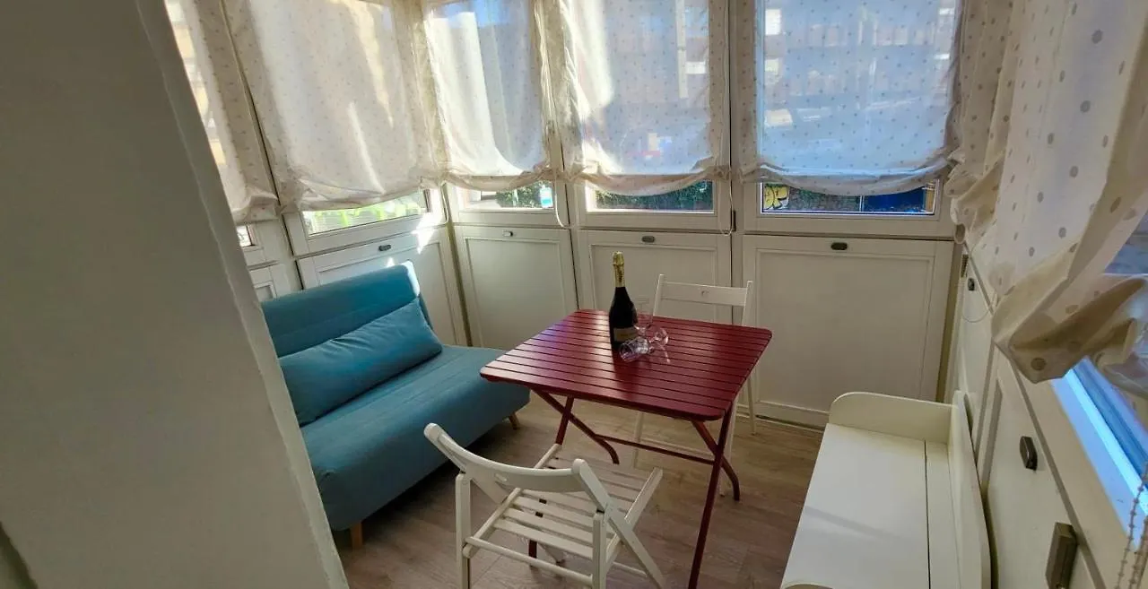 Habitación en casa particular Estudio Independiente Forget Me Not Getxo